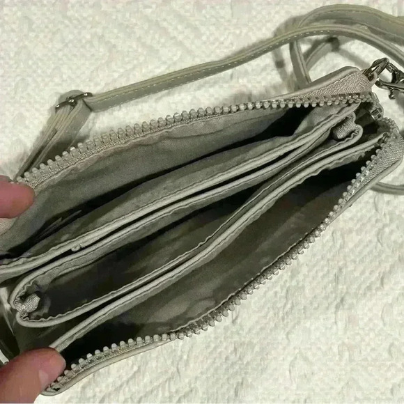 Minicci Silver Tone Metal Faux Gray Leather Crossbody Wallet Purse - Picture 5 of 5